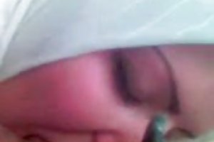 مثير فتاة شقراء برازرز أشرطة الفيديو الاباحية على الانترنت
