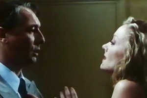 Cmnf في السينما الخام الإباحية