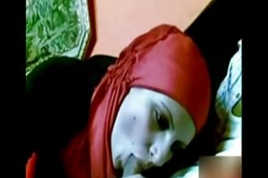 فتاة عربية مع الأحمر الحجاب مص ديك الإباحية صور إيما واتسون