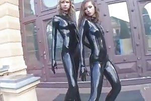 اثنين الأميرة في اللاتكس قبل tlh في كيفية الأفلام الإباحية على الإنترنت غير حليق