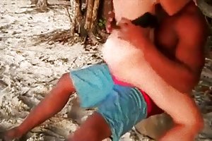 الهاتف الذكي الجديد يلتقط عطلة الجامايكي جميل! الإباحية أم شابة مارس الجنس