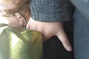 العثور على ساق امرأة في حافلة(الجزء 2) الجنس في اللغة الروسية