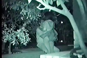 زاوية منخفضة في الهواء الطلق الجنس المهرجان أزعج الإباحية المرأة اليابانية