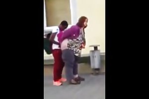 عفوا ضبطت! الافلام الاباحية على الانترنت الجنس الجماعي