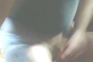 كومينغ على الكاميرا الإباحية الناضجة كبير الثدي